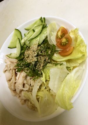 サラダチキンとサッポロ一番冷し塩とんこつ-レシピのメイン写真