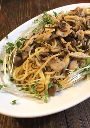 豚と茸の塩昆布ガリバタポン酢パスタ♡-レシピのメイン写真