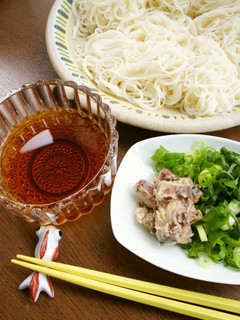 鯖缶を薬味に、ボリュームたっぷり素麺-レシピのメイン写真