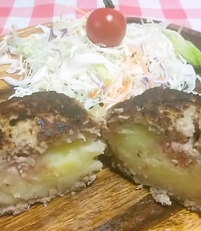 びっくりドンキー風♪ポテサラ入ハンバーグ-レシピのメイン写真