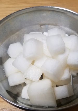 【韓国料理】漬けるだけ！チキンム-レシピのメイン写真