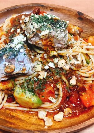 鯖のガーリックトマトパスタ-レシピのメイン写真
