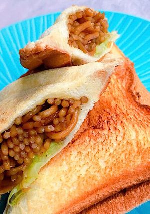 朝食に!残った焼きそばでホットサンド-レシピのメイン写真