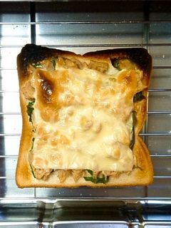 明日葉ツナマヨチーズトースト-レシピのメイン写真