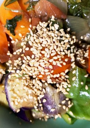 豚こま団子と野菜大葉の甘辛梅だれ炒め-レシピのメイン写真