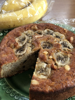 計量カップとスプーンで、簡単バナナケーキ-レシピのメイン写真
