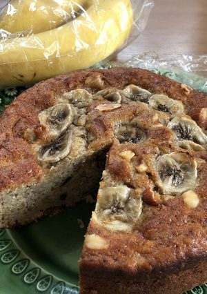 計量カップとスプーンで、簡単バナナケーキ-レシピのメイン写真