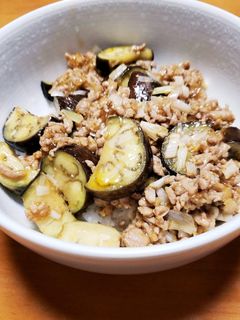 豚ひき肉となすのみそ炒め丼-レシピのメイン写真