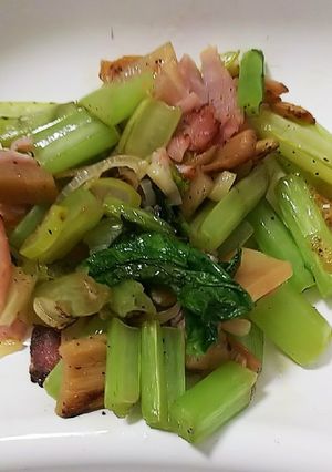 カブの葉っぱと余り物炒め-レシピのメイン写真