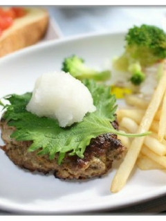 ゴロゴロ蓮根とセロリのハンバーグ-レシピのメイン写真