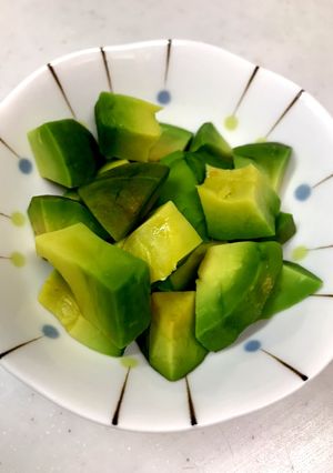 固いアボカドをレンチンで食べ頃に☆-レシピのメイン写真
