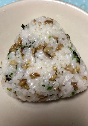 大麦入りおにぎり-レシピのメイン写真