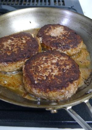 肉汁たっぷり洋食屋さんのハンバーグ-レシピのメイン写真