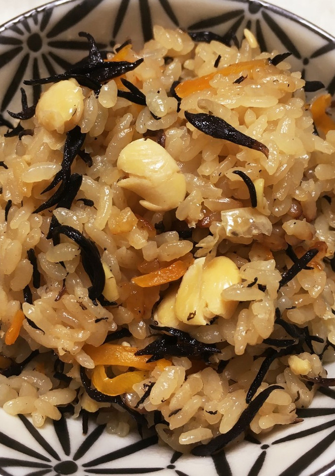 ひじきと打ち豆の”田舎風”炊き込みご飯-レシピのメイン写真