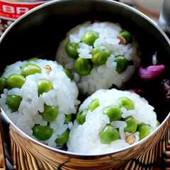 รูปของ シワのない見た目も味もいい豆ご飯