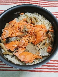 鮭の炊き込みご飯-レシピのメイン写真