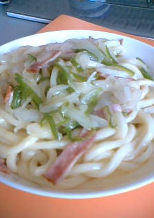 簡単！洋風焼きうどんキメてはコンソメ★-レシピのメイン写真