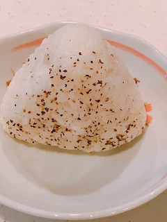 バターしょう油に、胡椒たっぷりおにぎり!-レシピのメイン写真
