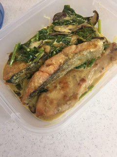 鮭とほうれん草のカレークリーム煮!-レシピのメイン写真