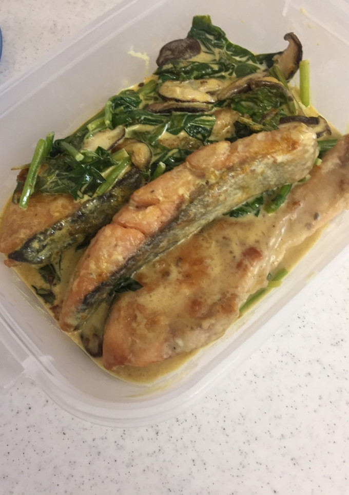 鮭とほうれん草のカレークリーム煮！-レシピのメイン写真