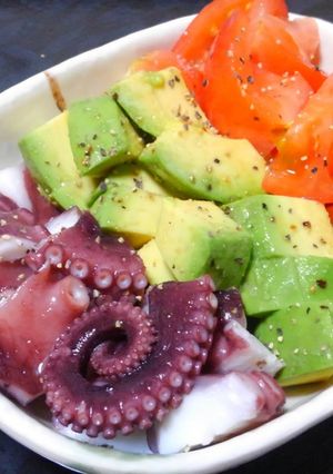 タコとアボカドとトマトのサラダ-レシピのメイン写真