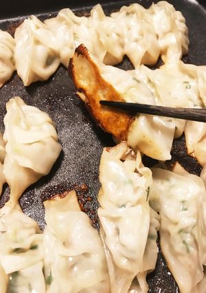ホットプレートおうち餃子！ビールに合う★-レシピのメイン写真