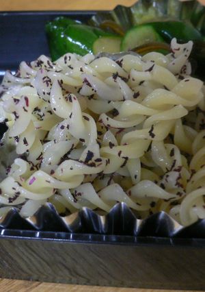 お弁当に☆パスタのゆかり和え-レシピのメイン写真