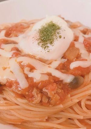 ポーチドエッグのせミートパスタ-レシピのメイン写真