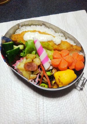 お弁当に　なるとくるくる-レシピのメイン写真