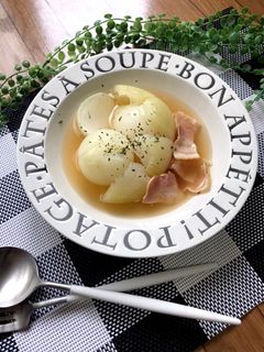 炊飯器で作るまるごと玉ねぎスープ-レシピのメイン写真