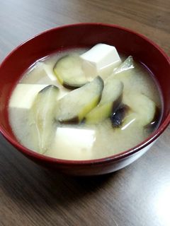 ナスとエノキと豆腐のお味噌汁-レシピのメイン写真