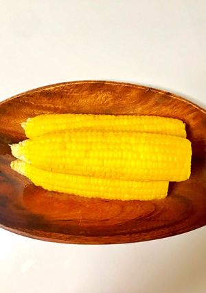 ヒゲ処理簡単！ツルンと剥けるトウモロコシ-レシピのメイン写真