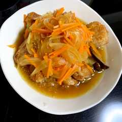 A picture of 揚げナスと鶏肉のさっぱりおろし南蛮.