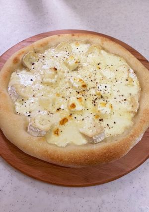 クワトロフォルマッジ４種チーズ米粉入ピザ-レシピのメイン写真