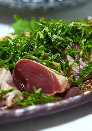 焼酎に泡盛に合う！初ガツオの炙り岩塩風味-レシピのメイン写真