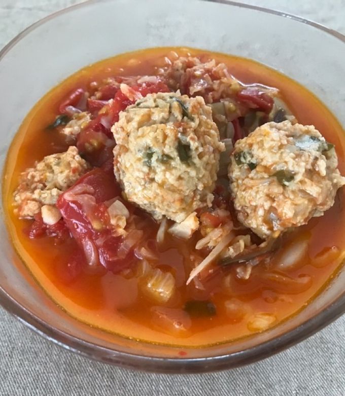 バジル入り鶏つくねのトマトスープ by すきま。 【クックパッド】 簡単