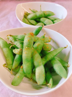 簡単おつまみ 茹で枝豆にかけただけ!-レシピのメイン写真