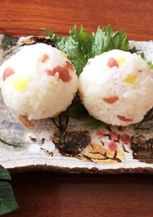 たくわんとカリカリ梅のおにぎり-レシピのメイン写真