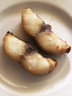 海外に居てもお魚の塩焼き(簡単)-レシピのメイン写真