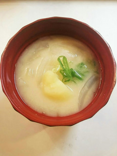 じゃが芋 玉葱 味噌汁-レシピのメイン写真