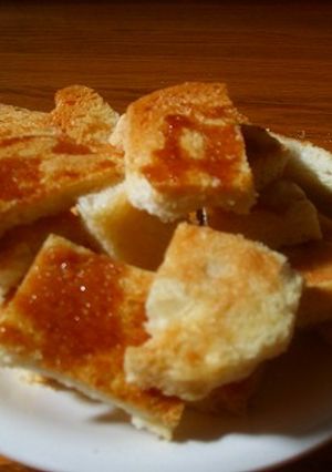 明日が賞味期限の食パンで食パンラスク-レシピのメイン写真