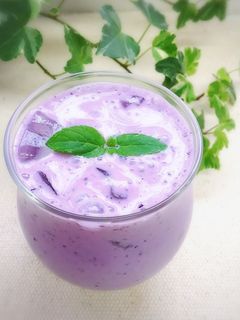 ブルーベリーとバナナのスムージー。:+*-レシピのメイン写真