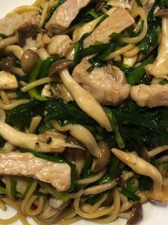 豚ロース しめじ ニラ の 焼きそば-レシピのメイン写真