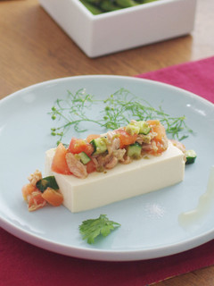 夏野菜で柚子こしょう風味の冷ややっこ-レシピのメイン写真