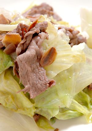 牛肉とレタスのナンプラー炒めレモン風味-レシピのメイン写真