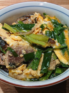簡単☆いわしの水煮缶でニラとろ卵丼-レシピのメイン写真