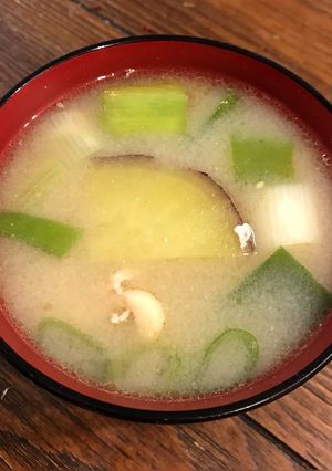 ほっこり♡さつまいもと鶏肉のお味噌汁-レシピのメイン写真