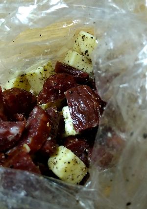 カルパスとチーズと黒コショウのおつまみ-レシピのメイン写真