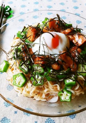 焼き鳥と温泉卵とオクラの冷やしあえ麺-レシピのメイン写真