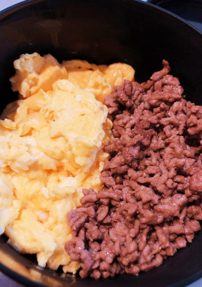 超簡単!!卵と挽肉の簡単そぼろ丼-レシピのメイン写真